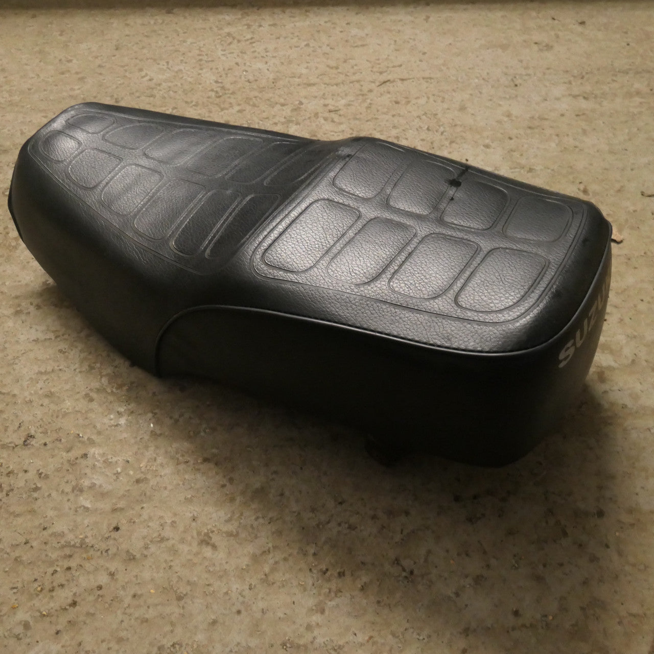 Suzuki GN125 ,GN250 Seat,