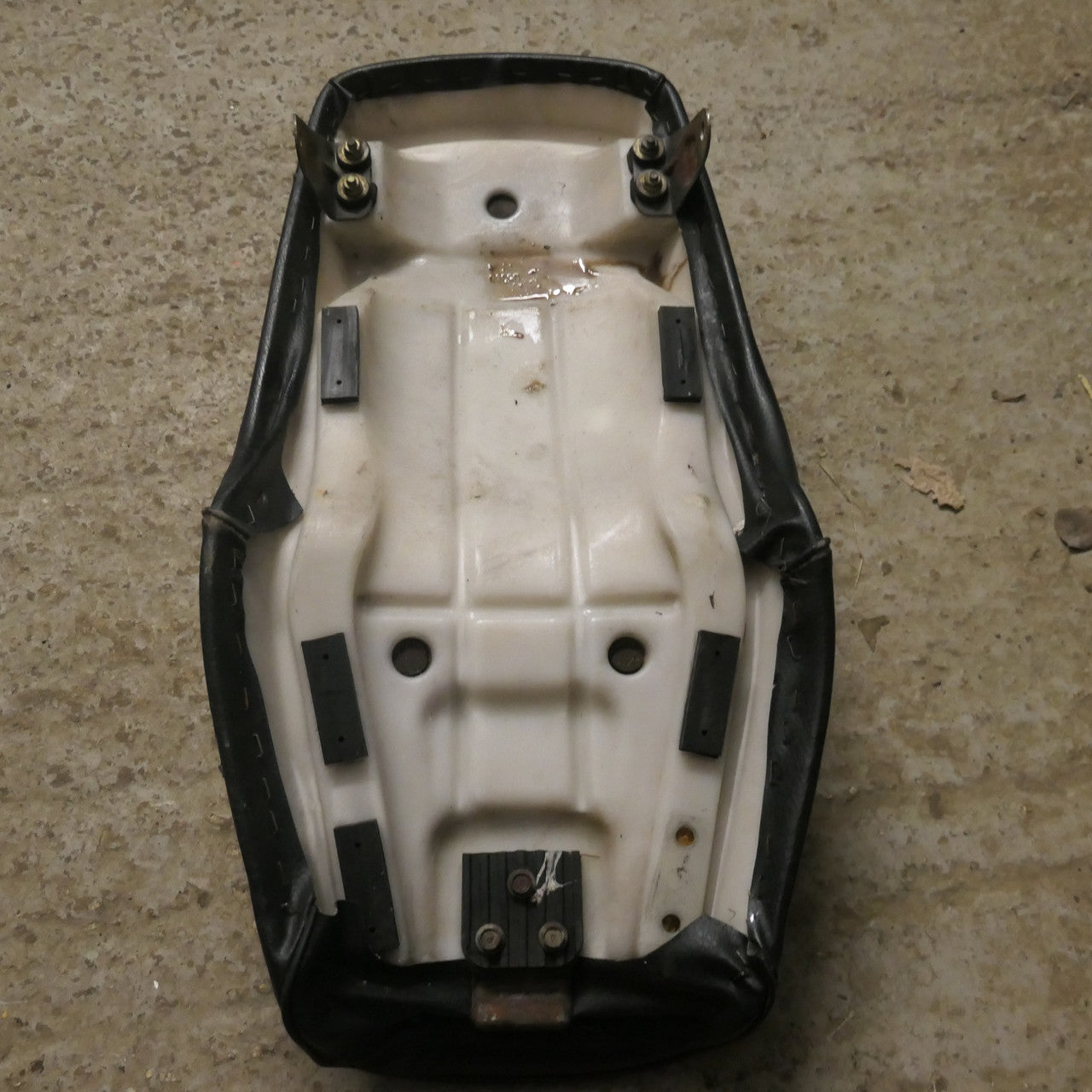 Suzuki GN125 ,GN250 Seat,