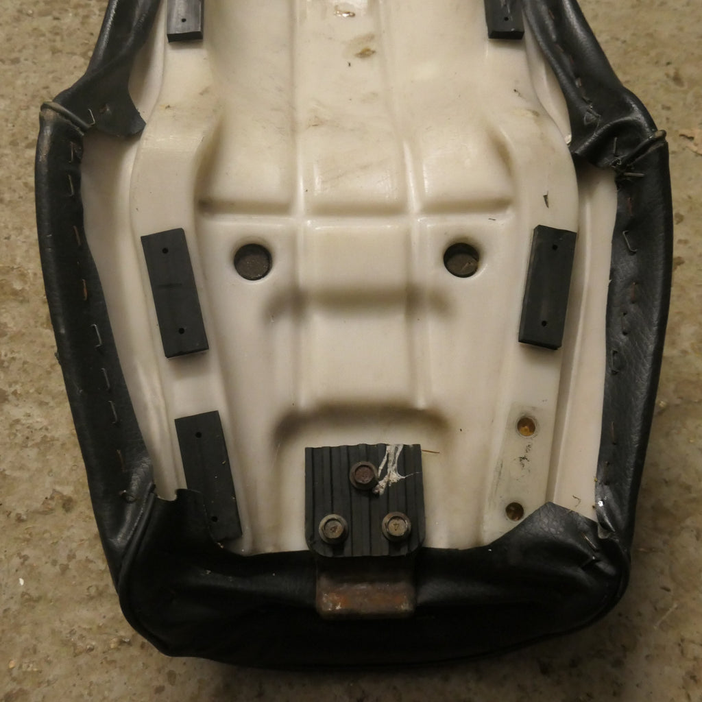 Suzuki GN125 ,GN250 Seat,