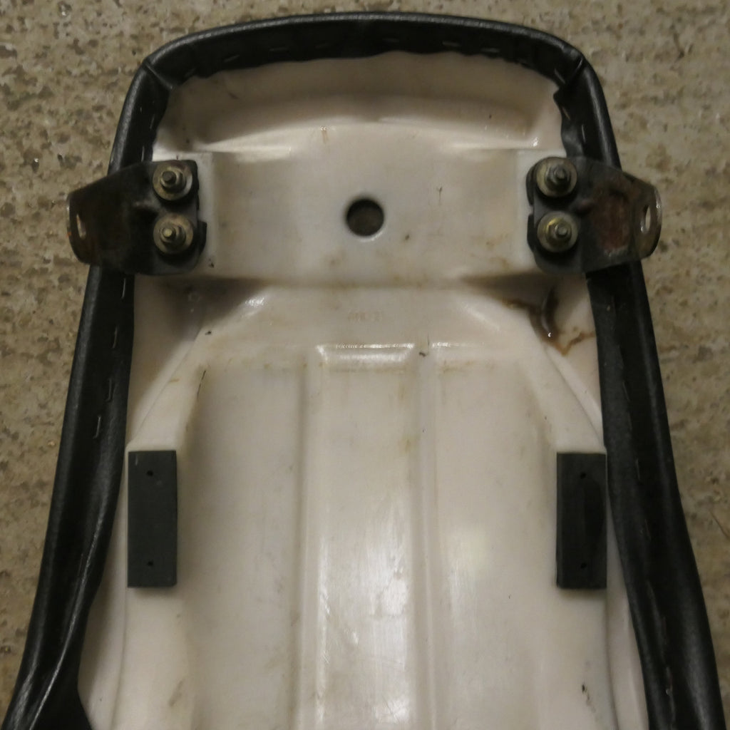 Suzuki GN125 ,GN250 Seat,