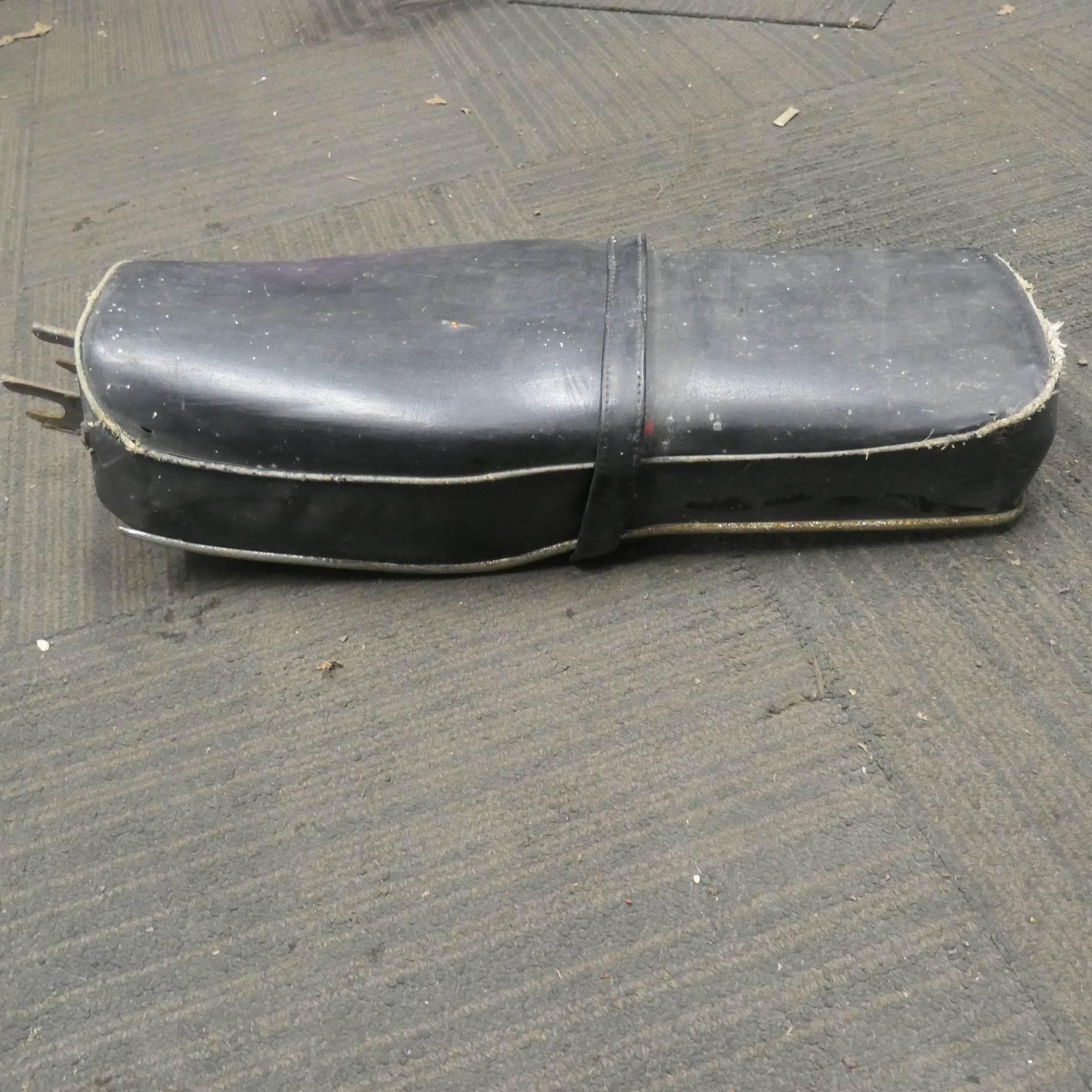HONDA C92 CA92 C95 CA95 CA160, Original Seat, for restoration.