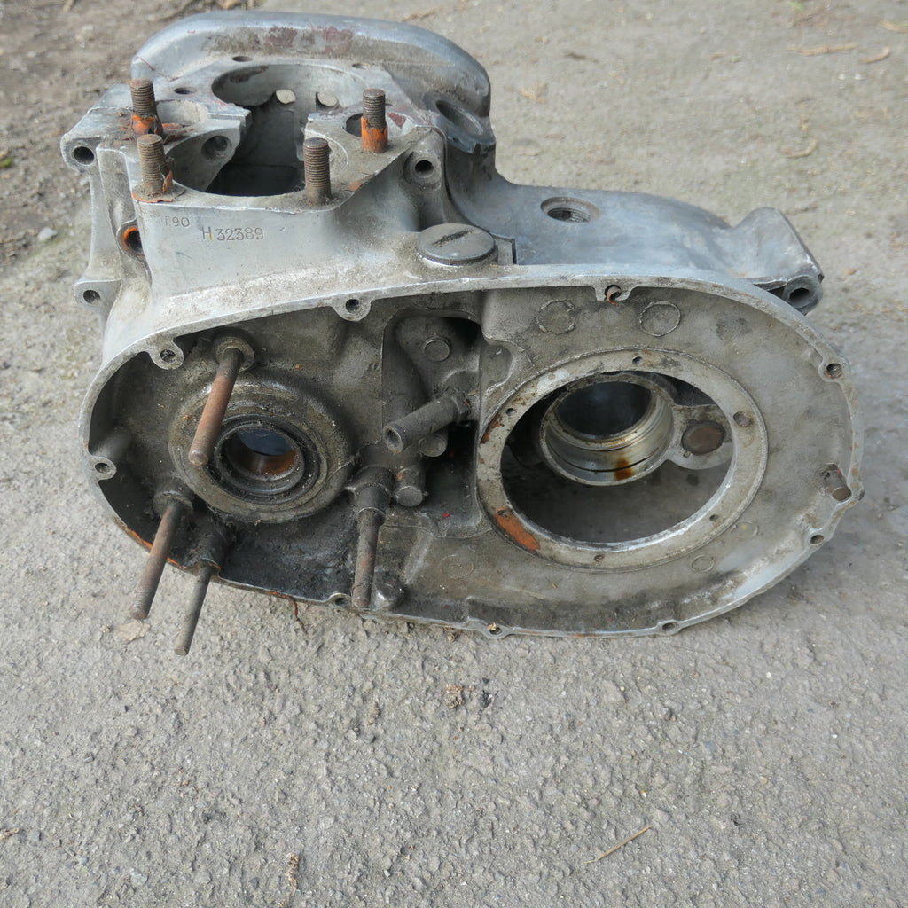 Triumph T90 (350 Unit Twin) ,Crankcases, H32389 1962 to 1968
