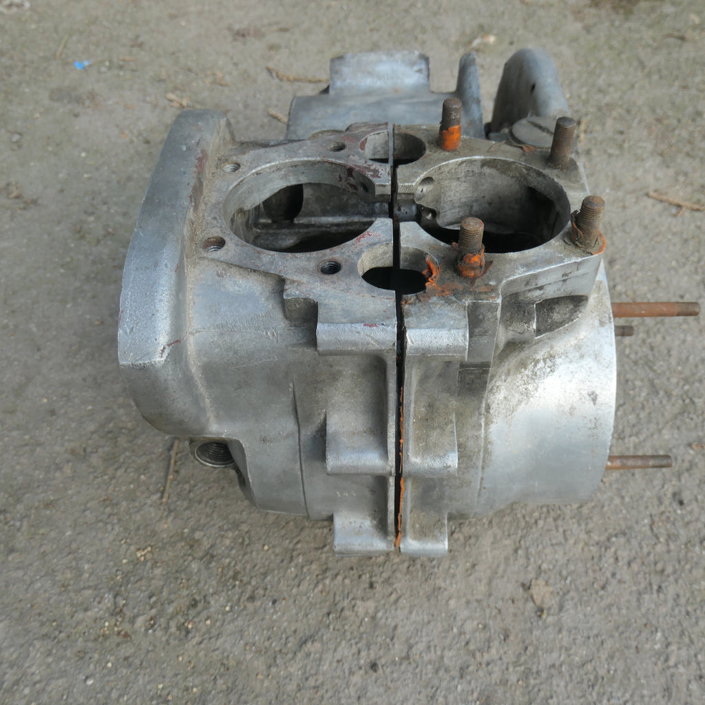 Triumph T90 (350 Unit Twin) ,Crankcases, H32389 1962 to 1968