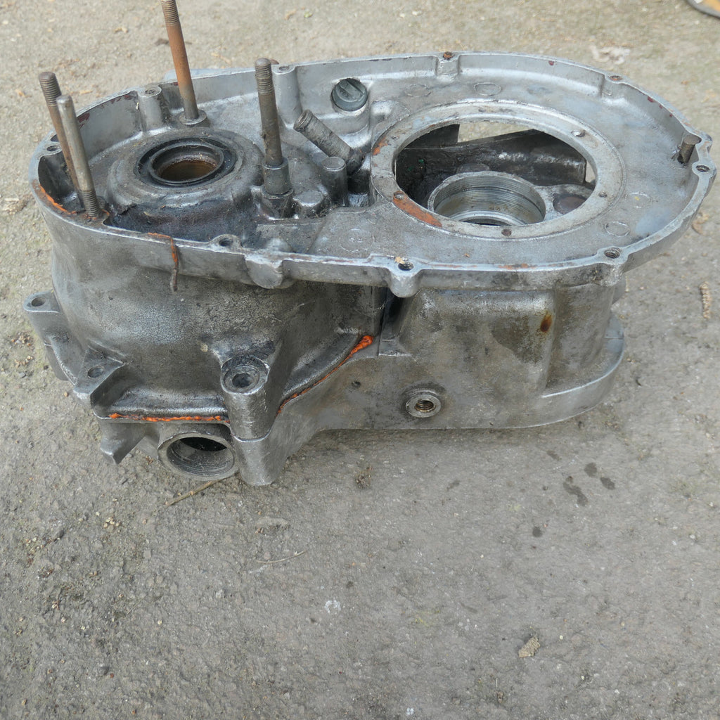 Triumph T90 (350 Unit Twin) ,Crankcases, H32389 1962 to 1968