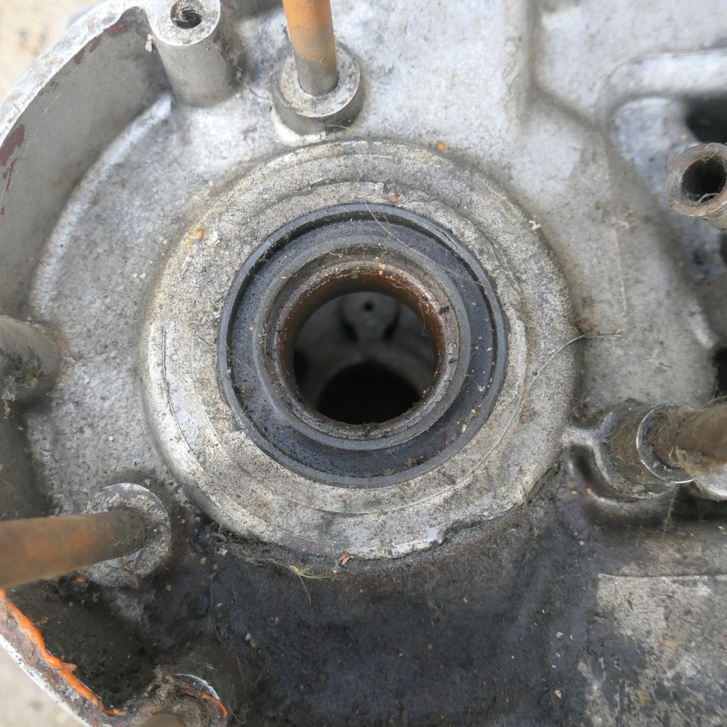 Triumph T90 (350 Unit Twin) ,Crankcases, H32389 1962 to 1968