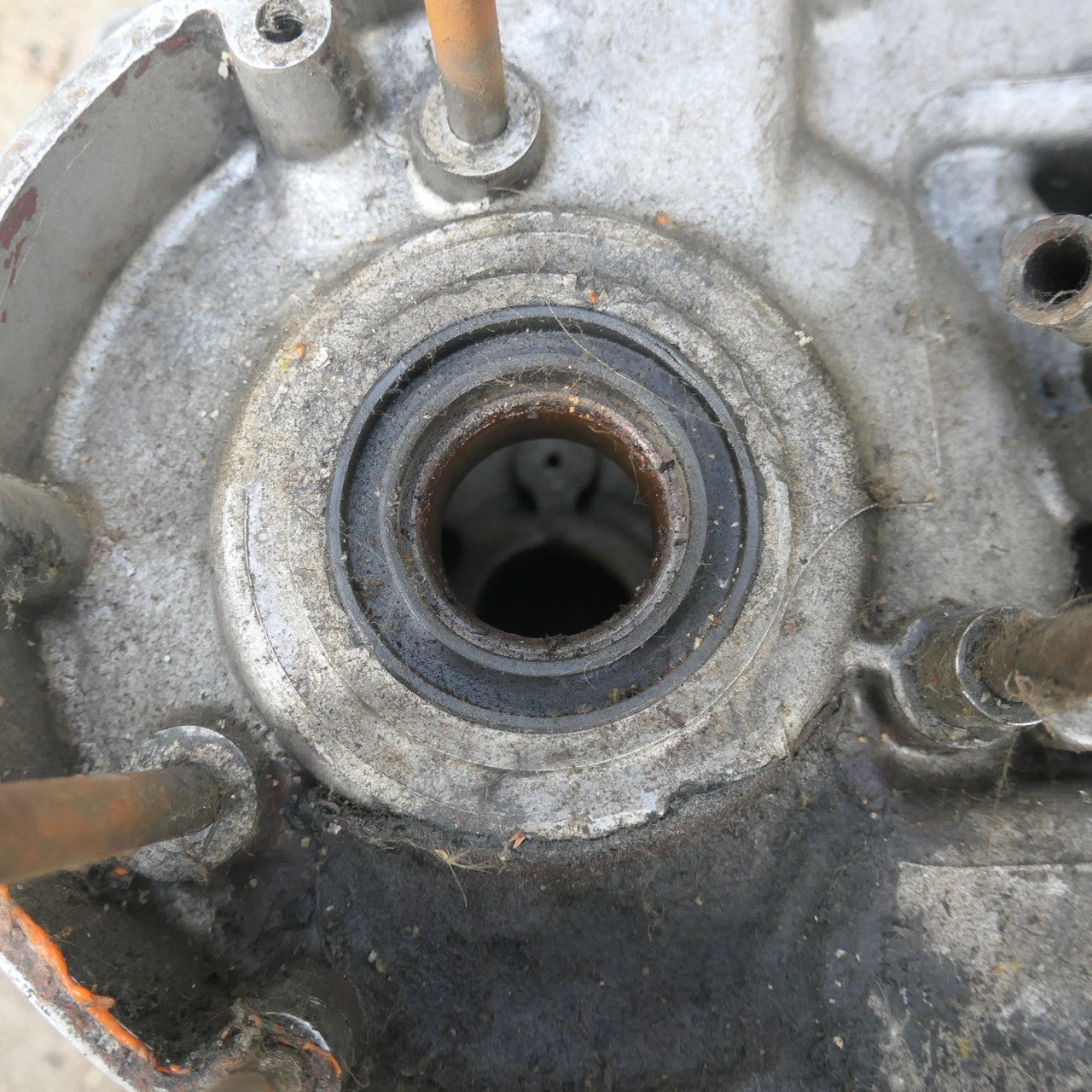 Triumph T90 (350 Unit Twin) ,Crankcases, H32389 1962 to 1968