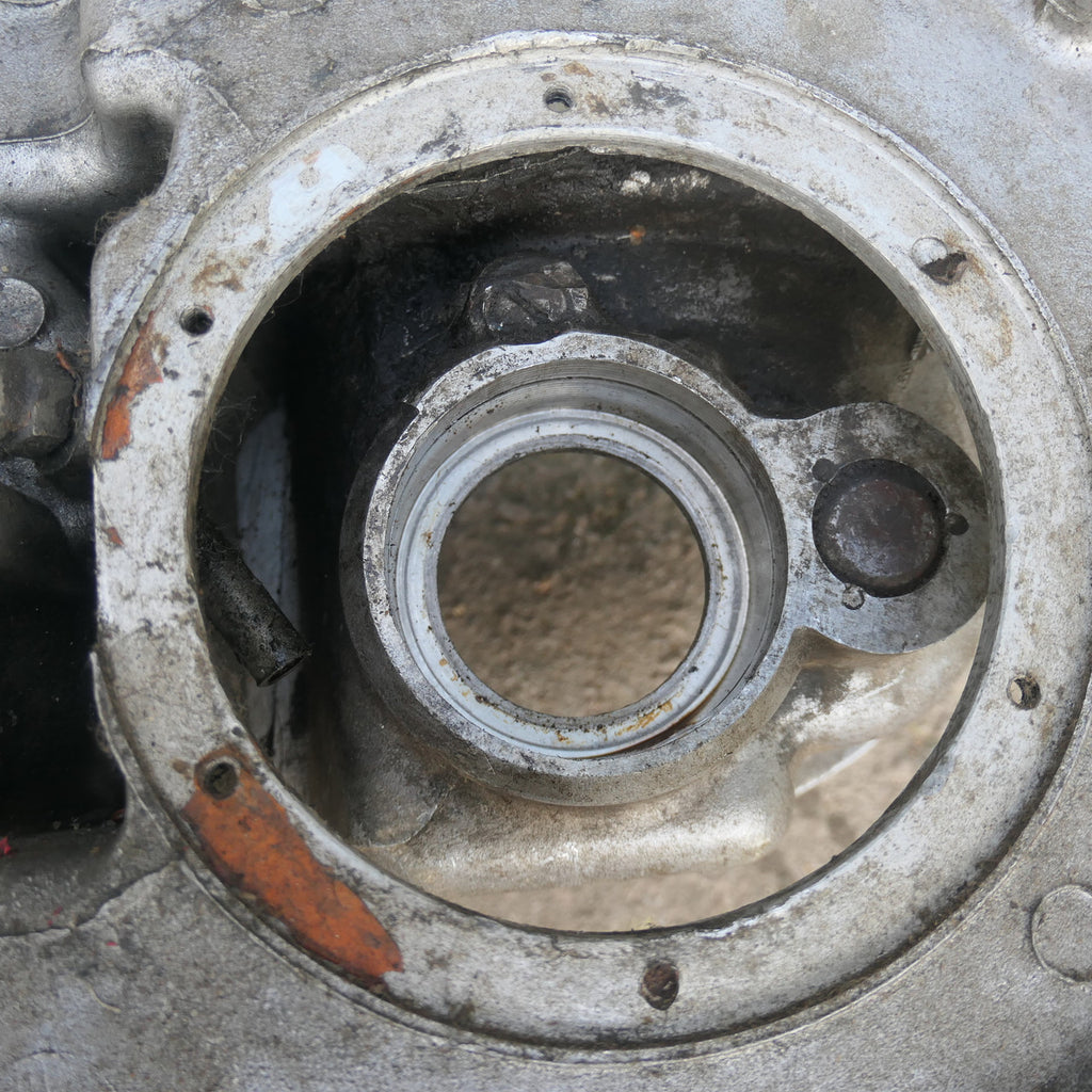 Triumph T90 (350 Unit Twin) ,Crankcases, H32389 1962 to 1968
