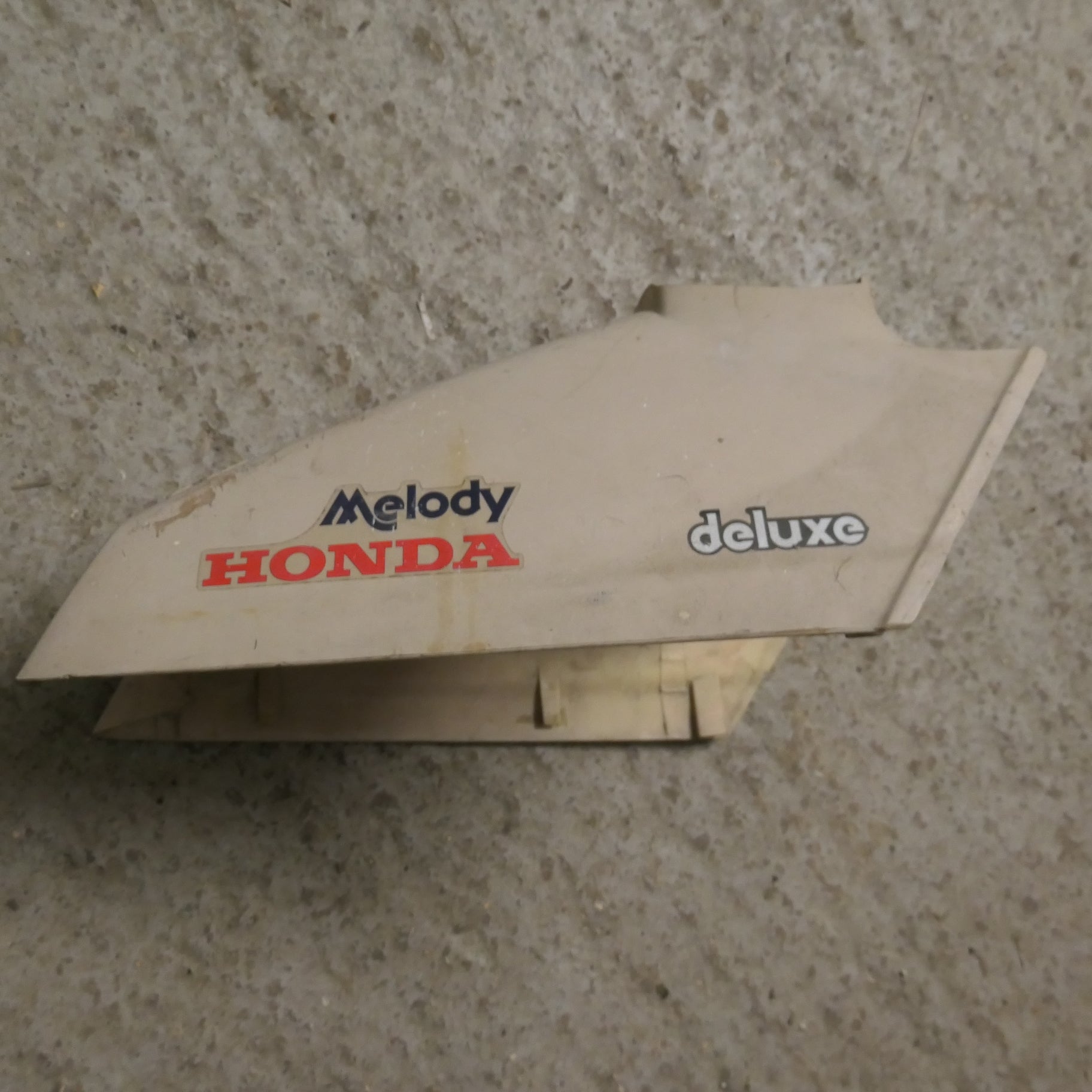 Honda Melody Deluxe, Rear Panel, Mudguard Battery Box for restoration.