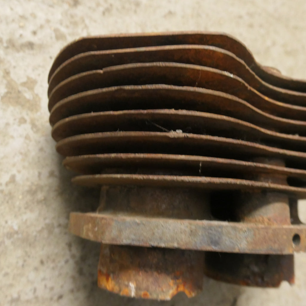 Triumph Twin (Early) ,Iron Barrel,