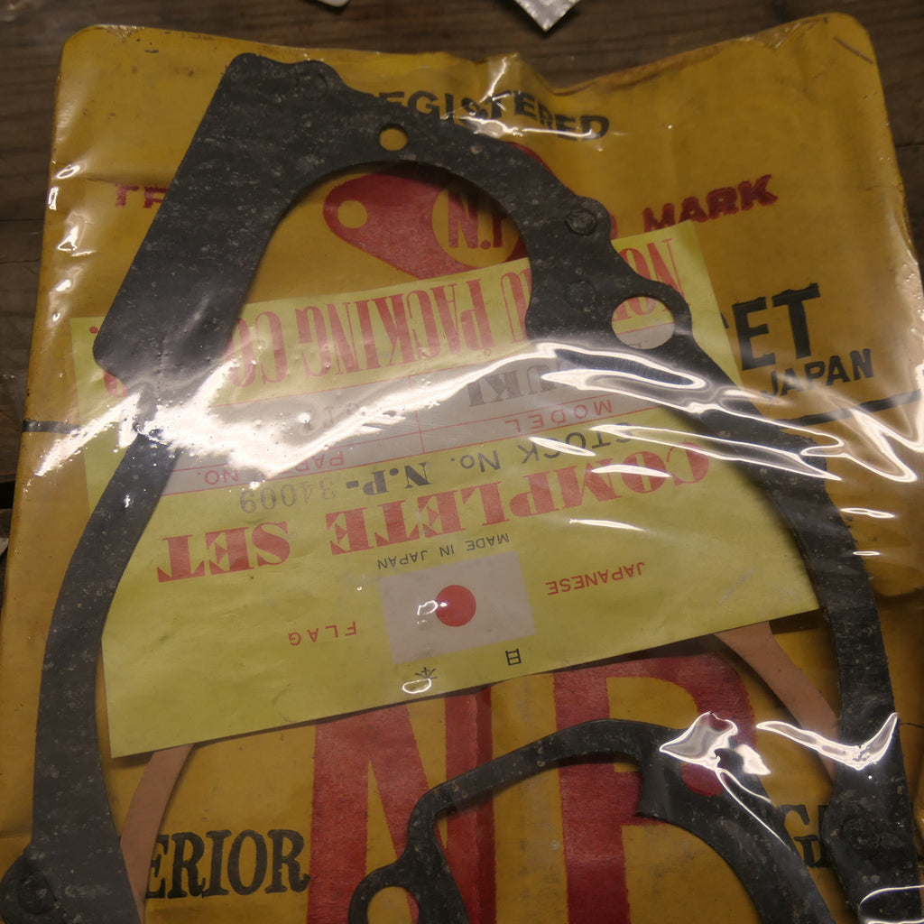 Suzuki GT125 2 Full ,Engine Gasket Set, 34009 Genuine NOS