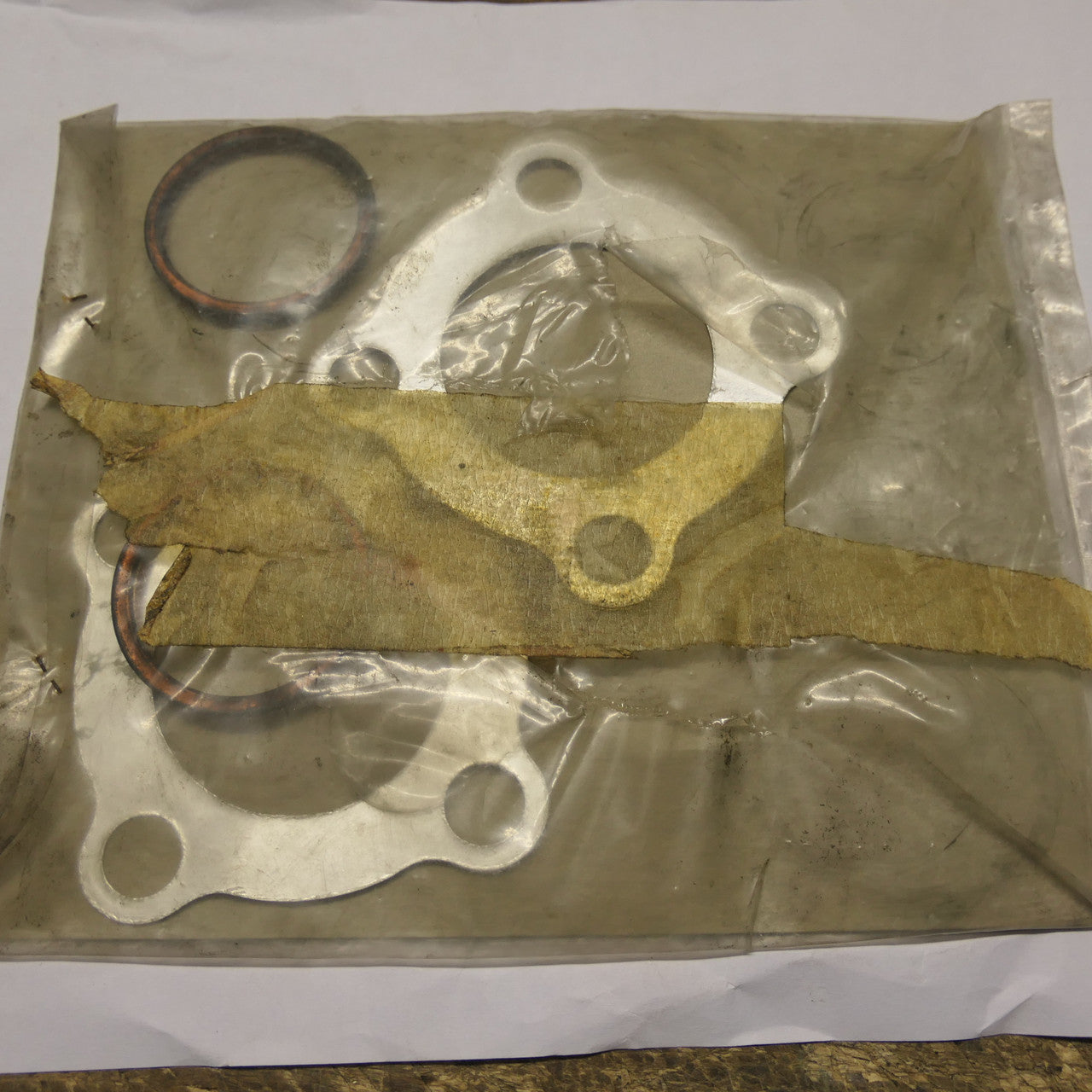 Suzuki T200 ,Top End Gasket Set, Genuine NOS