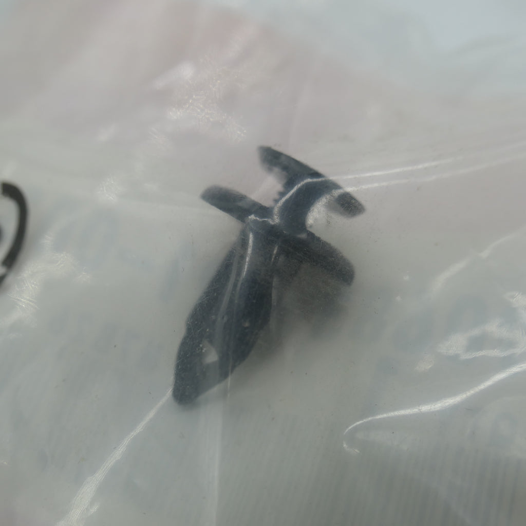 Honda CB500 CBR600F CBR900RR CBR1000F Body Cover Clip OEM 90683-GR1-003